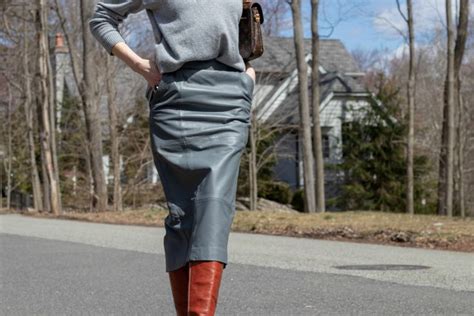 How To Style An All Grey Outfit For Spring And Not Look Drab Try Punctuating The Grey With A
