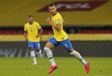 ¿salió o no salió la pelota? Brasil vs Ecuador (2-0) eliminatorias CONMEBOL; Scratch ...