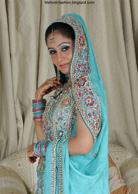 Latest Pakistani Indians And Arabic Mehndi Design Jewelry And Dresses
