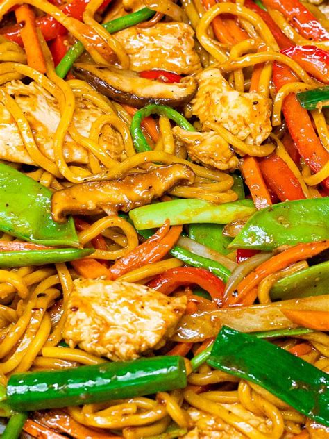 The Best Chicken Lo Mein Recipe Chicken Lo Mein Chicken Fettucine