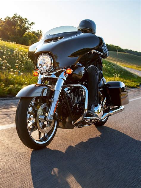 Compare Models 2022 Harley Davidson Street Glide® Vs 2022 Harley