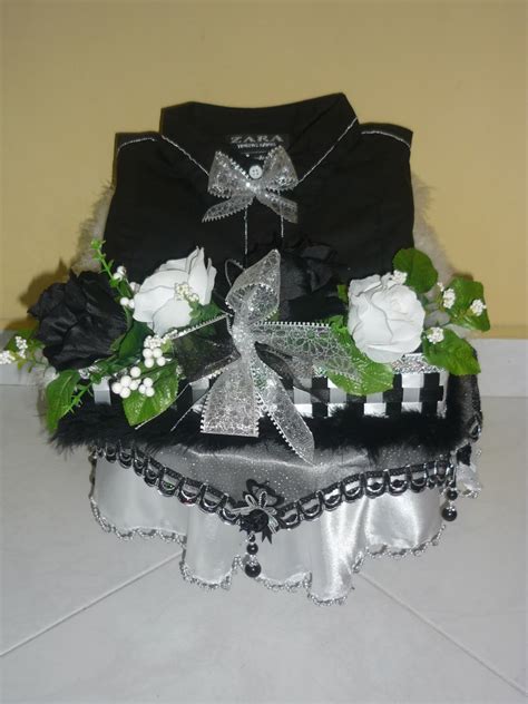 Ada banyak pilihan pakain kemeja sama ada lengan pendek ataupun lengan panjang. Gubahan Hantaran JS Creation: Gubahan Baju Kemeja
