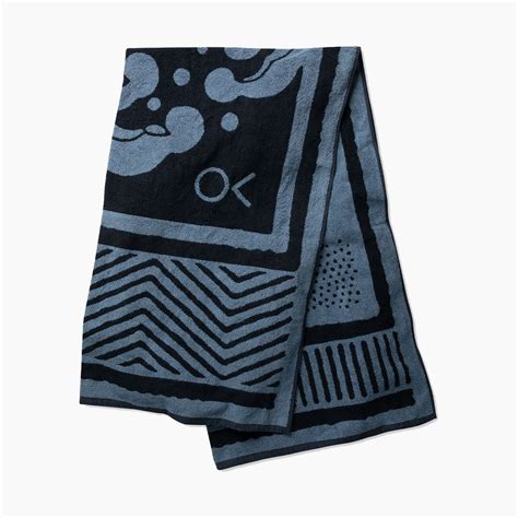 14 Stylish Beach Towels For Men 2021 Edition