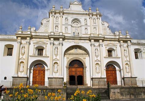 catedral de antigua guatemala de night foto de archivo imagen de