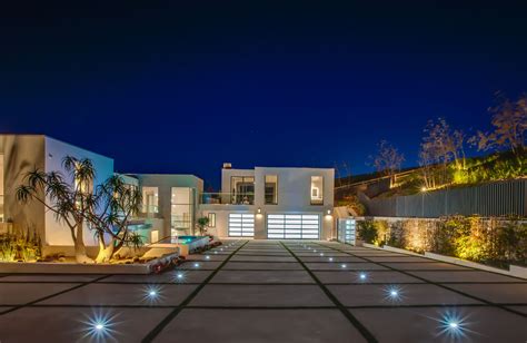 Home Tour Malibu Mansion Overlooking Billionaires Beach