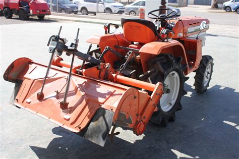 Venta De Tractor Kubota B1402dt Usado En Castellón De Percol Machinery