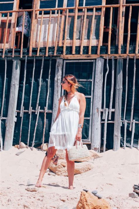 Shein x dino & panda art. Lost in... Portugal. Choupana y un vestido plumeti ...