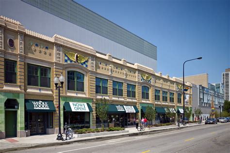 More than 1,000 community members visit the center every day, located in the heart of chicago's lakeview neighborhood. Bond Companies ∙ center on halsted