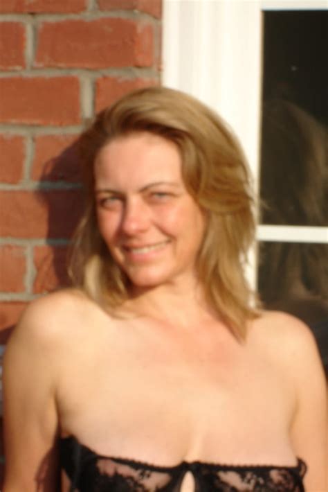 Natacha Cone Naked On Her North Carolina Front Porch Pics Xhamster