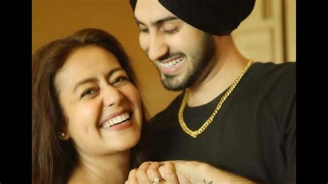 Neha Kakkar Rohanpreet Singh Look Adorable In Poster Of New Music Video Khad Tainu Main Dassa