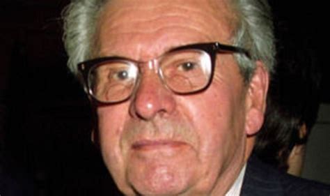 Campaigner Sir Ludovic Dies Aged 89 Uk News Uk