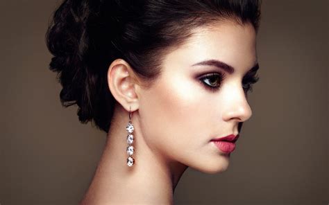 Download 1920x1200 Model Profile View Brunette Earrings Face