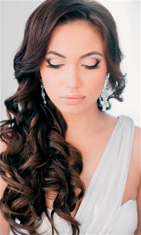 Medium length hair can be worn in so many different trendy hairstyles for summer. Bridal Hairstyles For Medium Hair: 32 Looks Trending This ...