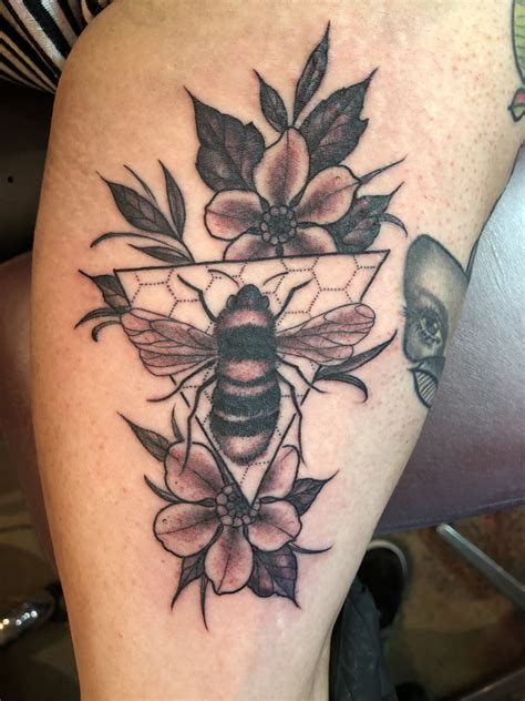 Geometric Bee With Flowers Tattoo Flower Tattoos Tattoos I Tattoo