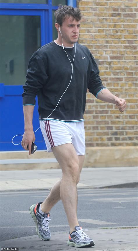 Normal People Hunk Paul Mescal Shows Off His Toned Physique In White Shorts Daily Mail Online