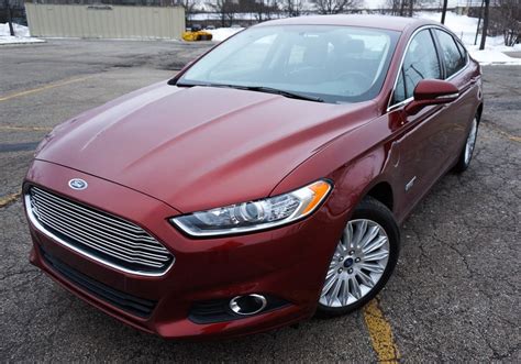 2014 Ford Fusion Energi Se Plug In Hybrid Review