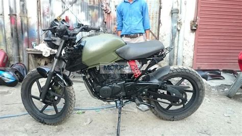 Bajaj pulsar 220 owner liked the way the new ktm duke 390 looked. Check out this modified Bajaj Pulsar 150 Scrambler | Motoroids