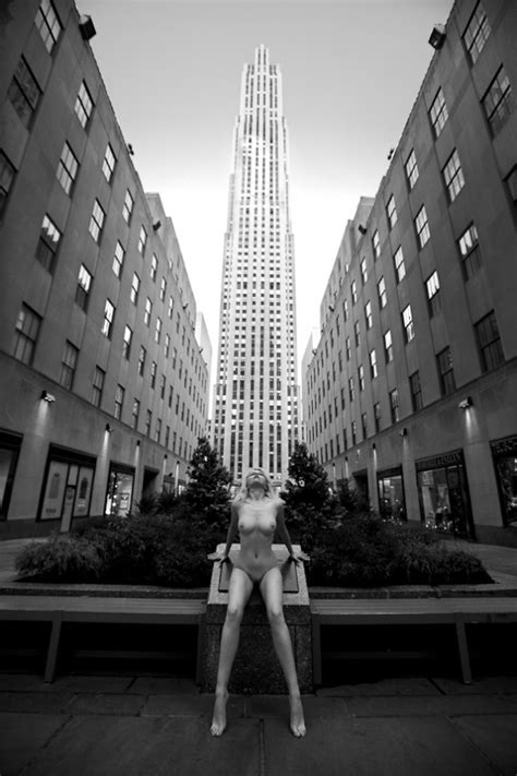 Metolcuatro Fotógrafos de Ahora Gary Breckheimer o Desnuda en la ciudad desnuda