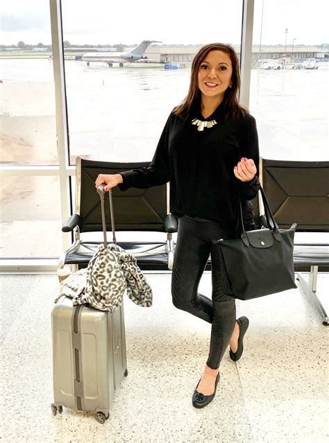 Best Airplane Outfit Ideas 12 Chic And Cozy Jetsetter Looks