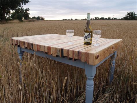 18 Useful And Easy Diy Ideas To Repurpose Old Pallet Wood