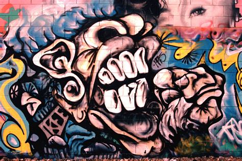 Download Artistic Graffiti Hd Wallpaper