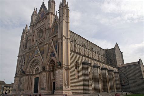 Nel gennaio del 1889 papa leone xiii l'ha elevata alla dignità di basilica minore. Il Duomo di Orvieto, bellezza Italiana - Italyzone