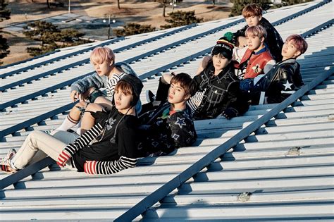 Boy band bts shares the latest song from their music cabinet. BTS fotos (605 fotos) - LETRAS.MUS.BR