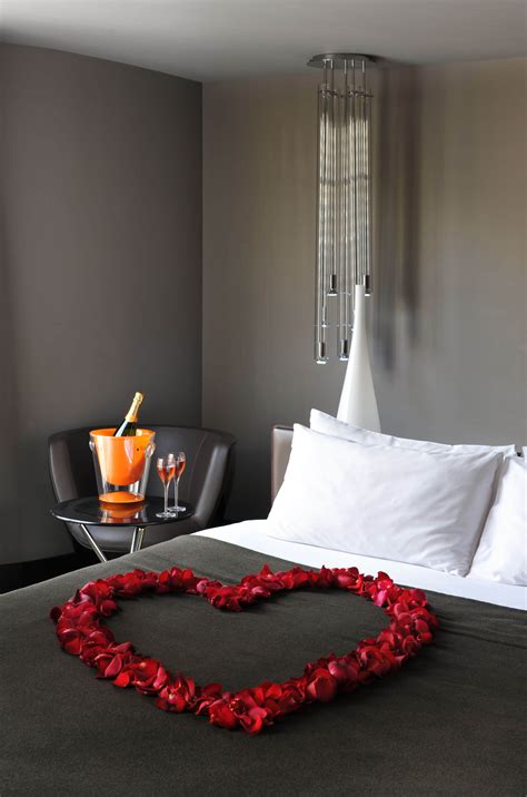 Pin Em Romantic Bedroom Ideas