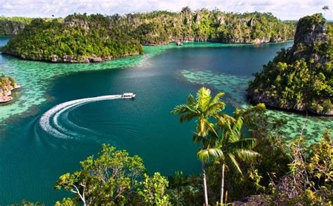 20 Tempat Wisata Terkenal Di Papua Barat