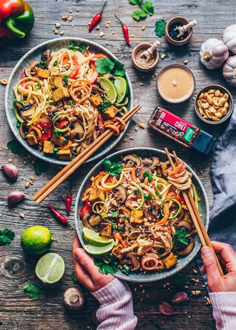 Veganes Pad Thai mit Gemüsenudeln Tofu Bianca Zapatka