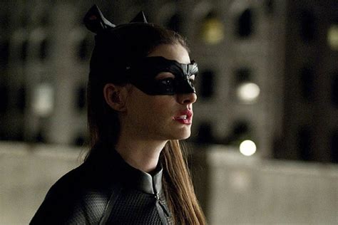 New ‘dark Knight Rises Stills Featuring Bane Catwoman And Joseph
