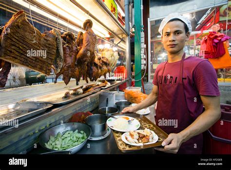 Jalan Alor Located In Bukit Bintang Is A Well Known And Famous Street