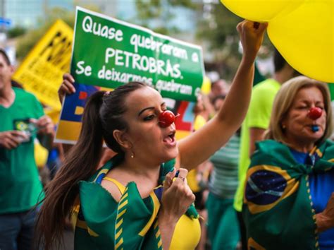 Photos Br Sil Million De Manifestants Contre Dilma Rousseff
