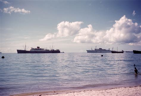 Ships And The Sea Blogue Dos Navios E Do Mar Passenger Liners Off Zanzibar