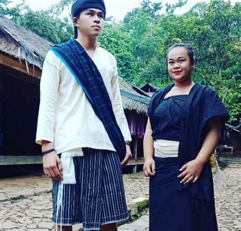 Foto Desain Baju Adat Perempuan Badui