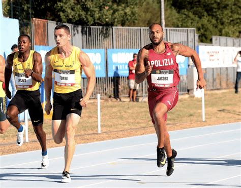 Siete gli uomini della leggenda vittoria storica nella finale staffetta 4x100. Sarà a Savona la sfida Jacobs-Tortu. Intanto il Golden ...