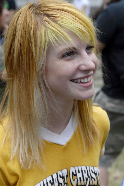 Hayley Williams Hq Warm Sunny Smile And Freckles Just Like Us