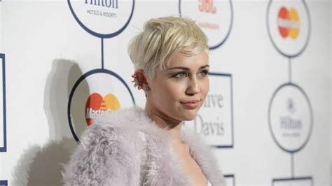 Miley Cyrus Calls Herself Punk Goes Topless In W Magazine Fox News