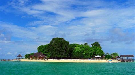 Samalona Pulau Cantik Yang Diprediksi Tenggelam Pada 2020