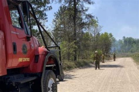 Wildfire In Northern Michigan 90 Contained As Crews Arrive From Other