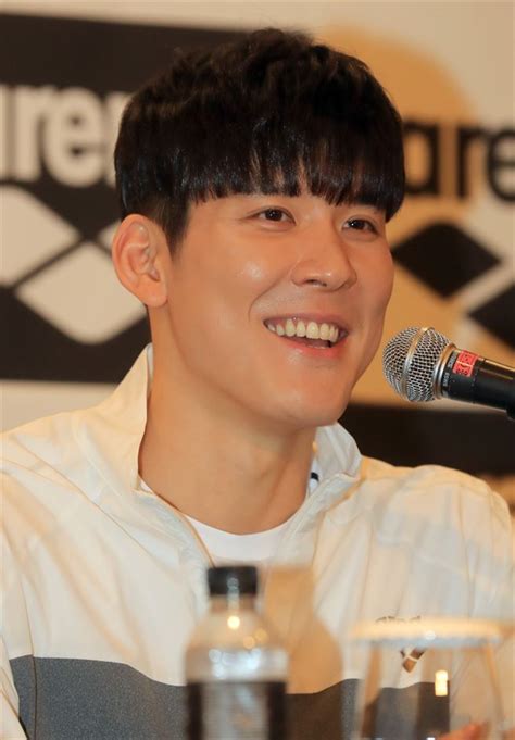 내남자 십대시절★ 얼굴은 애긴데 몸은 상남자 얼굴은. 박태환 "세계선수권 200mㆍ400m에 기대"