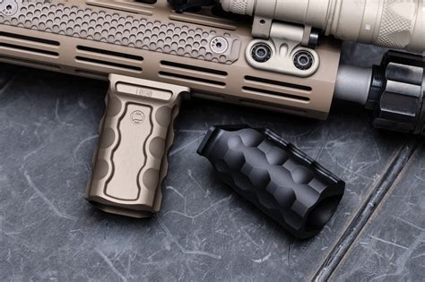 Should You Use A Vertical Grip On Your Ar 15 Railscales Llc