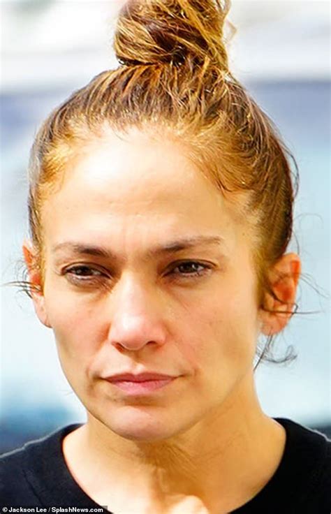 Jennifer Lopez Shows Off Her Good Looks As She Goes Make Up Free