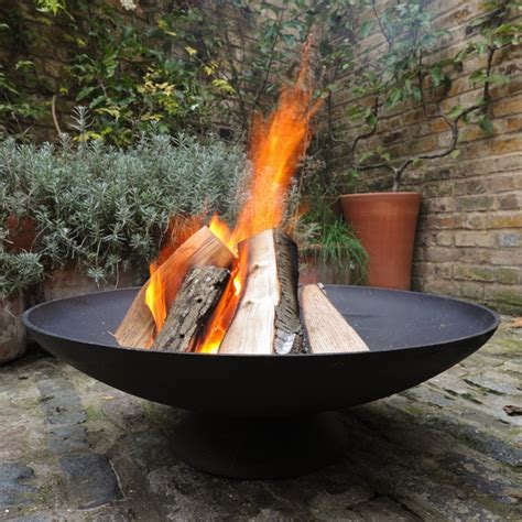 This fire pit is an ideal blend of contemporary modern design and natural elements with beautiful whimsical celestial star and moon accents. Cast Iron Fire Pit With Chimney : Rickyhil Outdoor Ideas - Easy Cast Iron Fire Pit Ideas