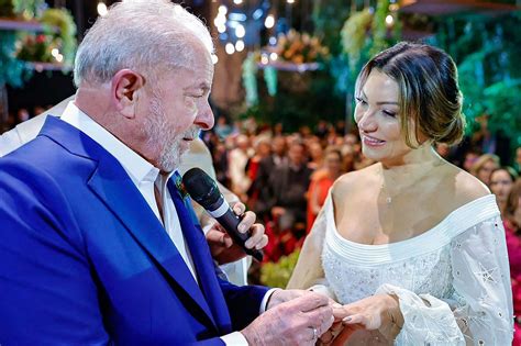 a cinq mois de la présidentielle au brésil lula épouse rosangela da silva sociologue féministe
