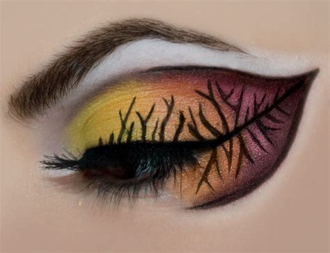 Gorgeous Fall Inspired Leaf Makeup For Thanksgiving