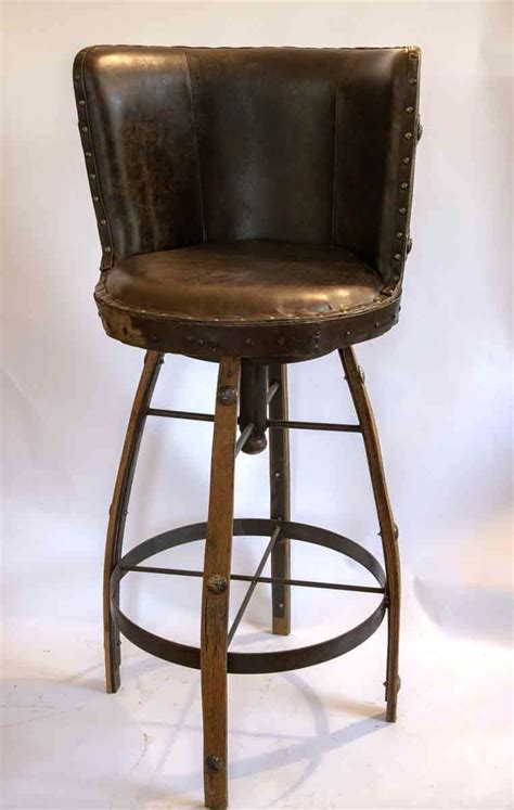 Chaise de bar haute et pivotante mobilier artisanal  Amadera