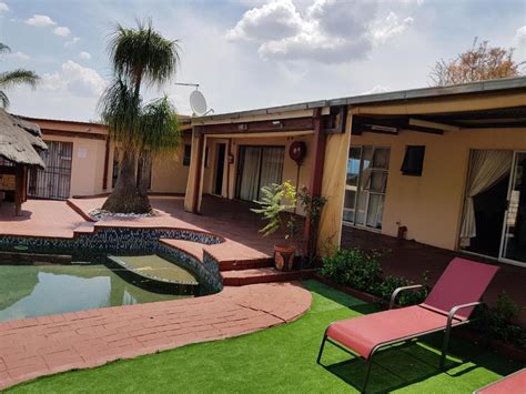 Double storey house in sterpark. Ethen Guesthouse, Polokwane, South Africa - Booking.com
