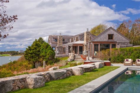 A Nautically Inspired Nantucket Beach Cottage Getaway Interior