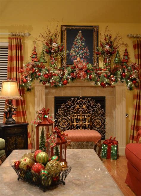 Green and gold christmas decorations. Top Red And Gold Christmas Decor Ideas | Christmas ...
